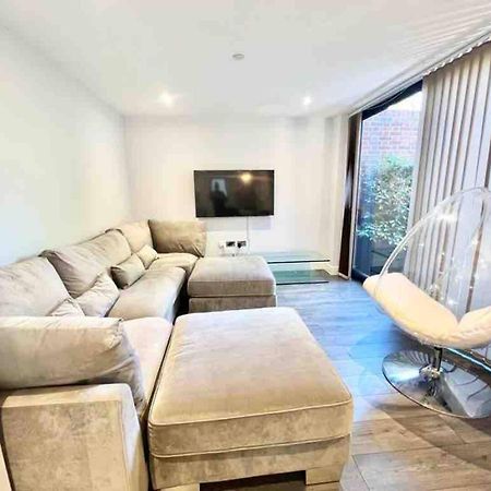 D & D Luxury Apartments スタンモア エクステリア 写真