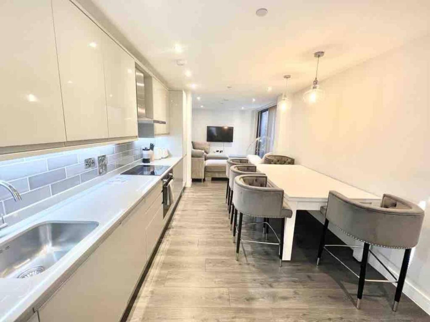 D & D Luxury Apartments スタンモア エクステリア 写真