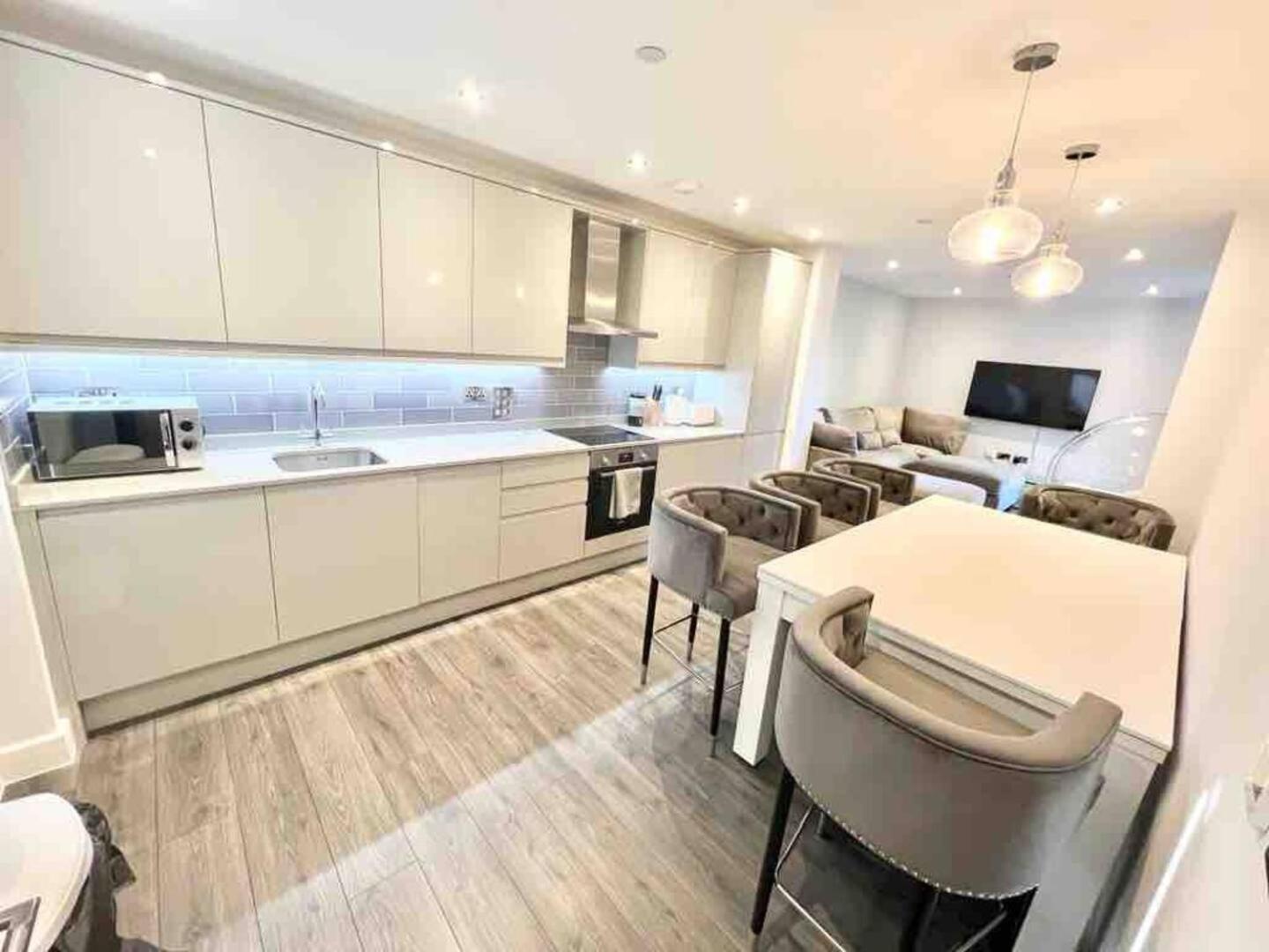 D & D Luxury Apartments スタンモア エクステリア 写真