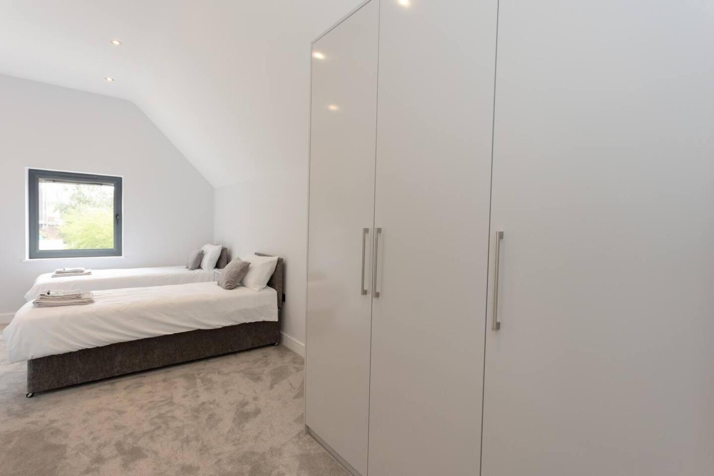 D & D Luxury Apartments スタンモア エクステリア 写真