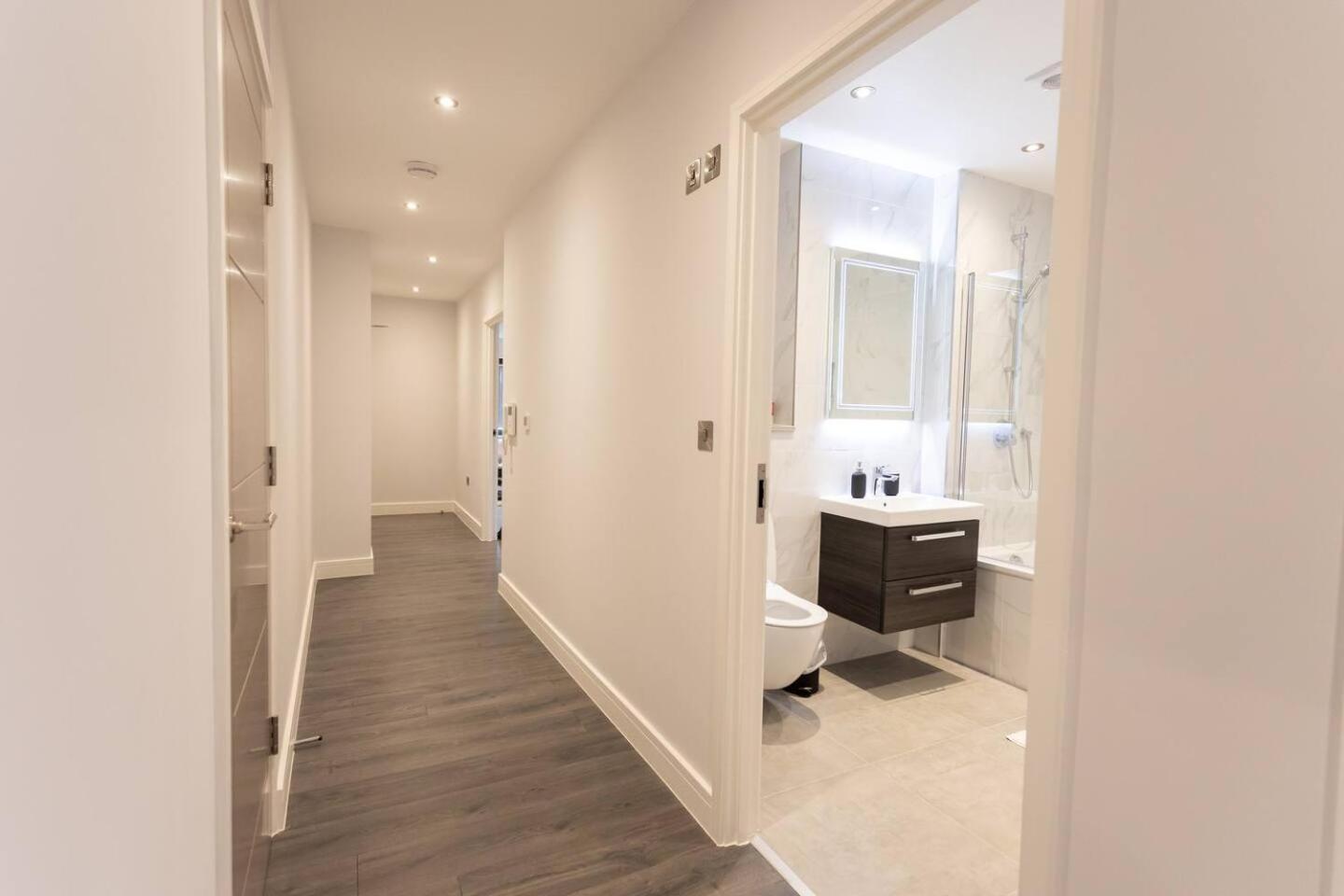 D & D Luxury Apartments スタンモア エクステリア 写真