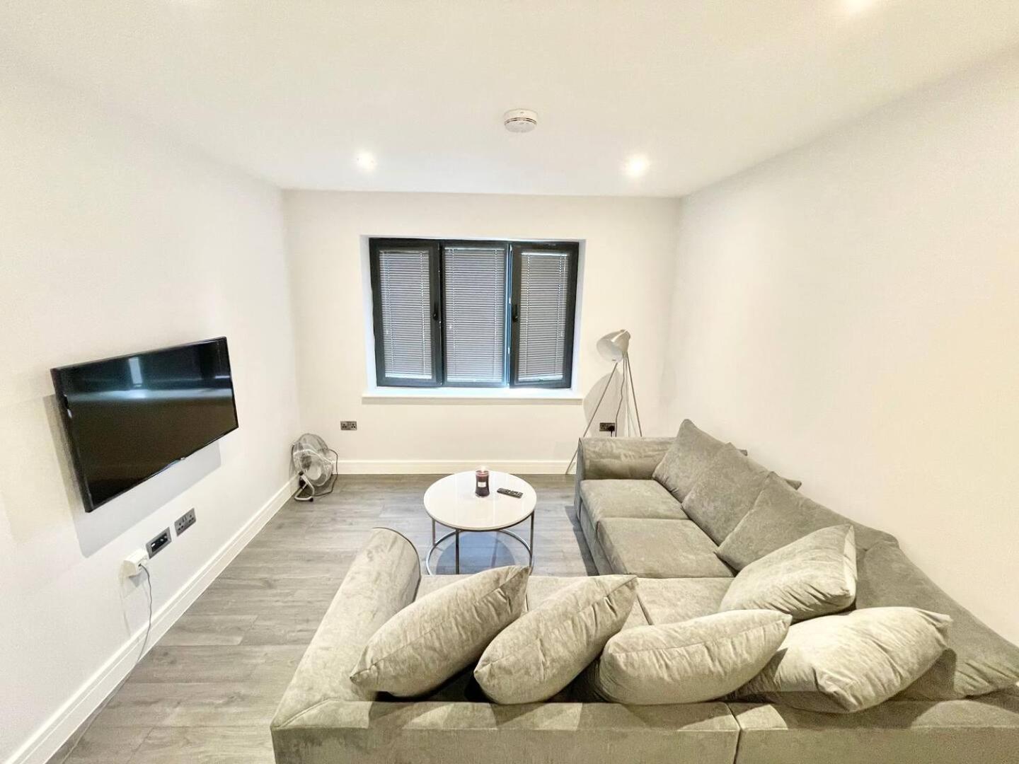 D & D Luxury Apartments スタンモア エクステリア 写真